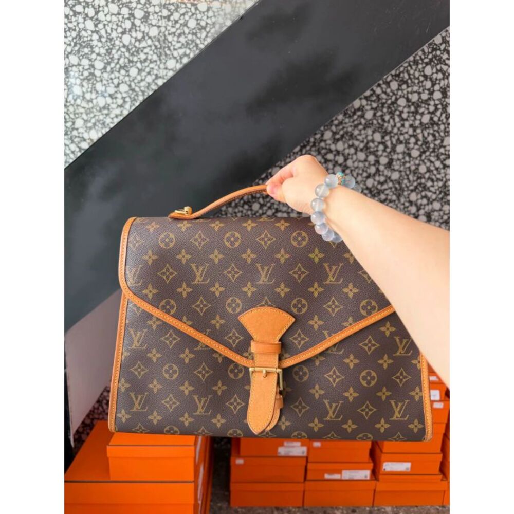 Louis Vuitton Women Pre-Loved Bag Very Good Condition